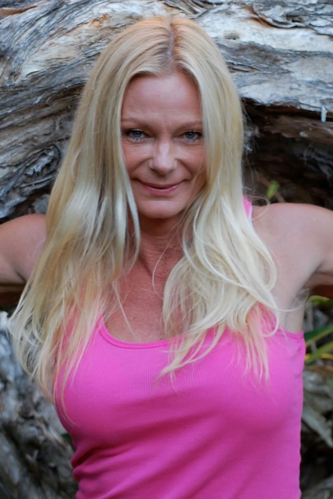 Raye Hollitt photo