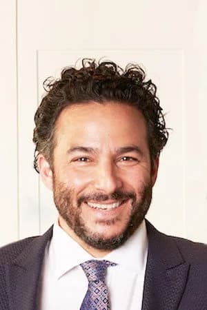 Ennis Esmer photo