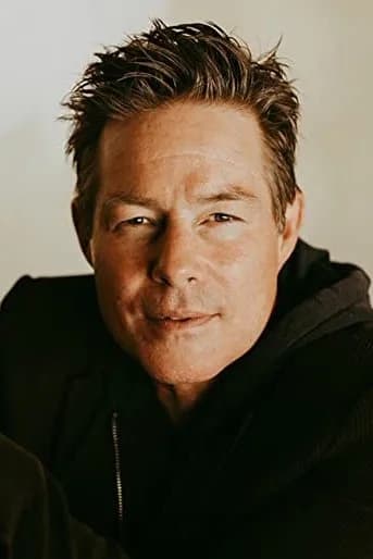 Sebastian Spence 사진