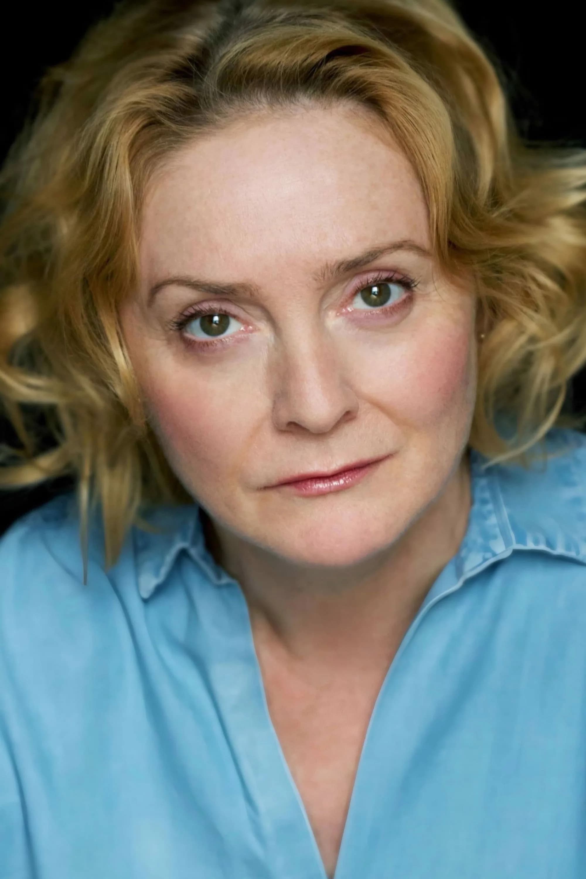 Lizzie Hopley 사진
