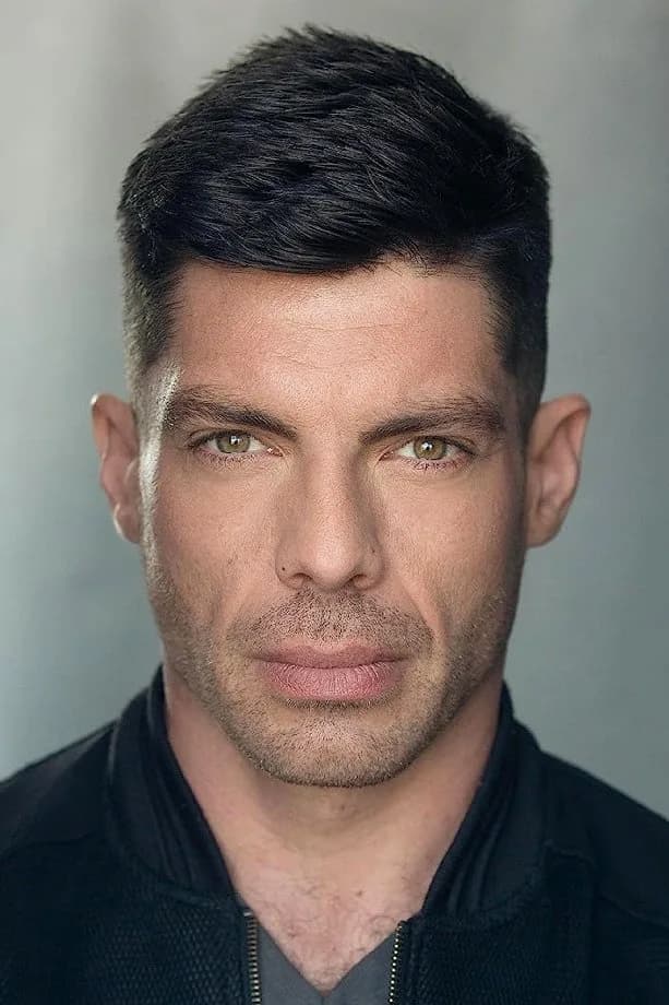 Ronan Summers 사진
