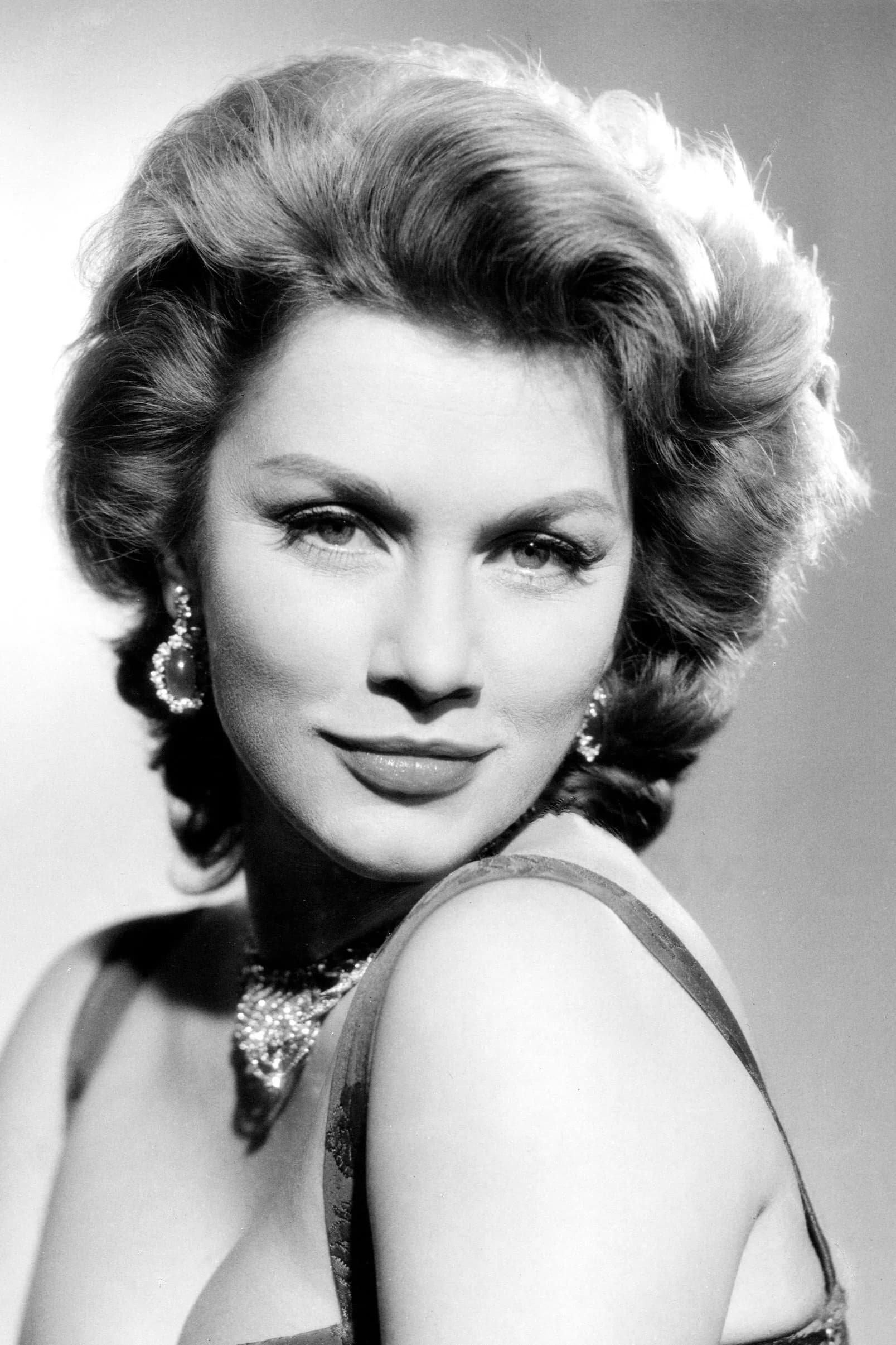 Linda Christian photo