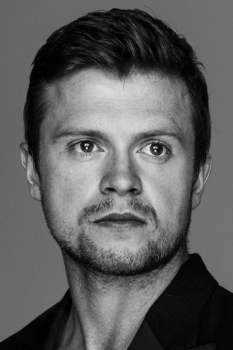 Hugo Johnstone-Burt photo