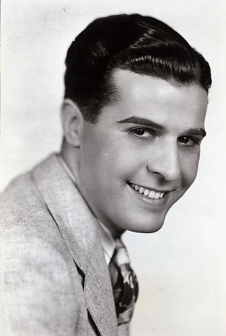 Foto von George J. Lewis