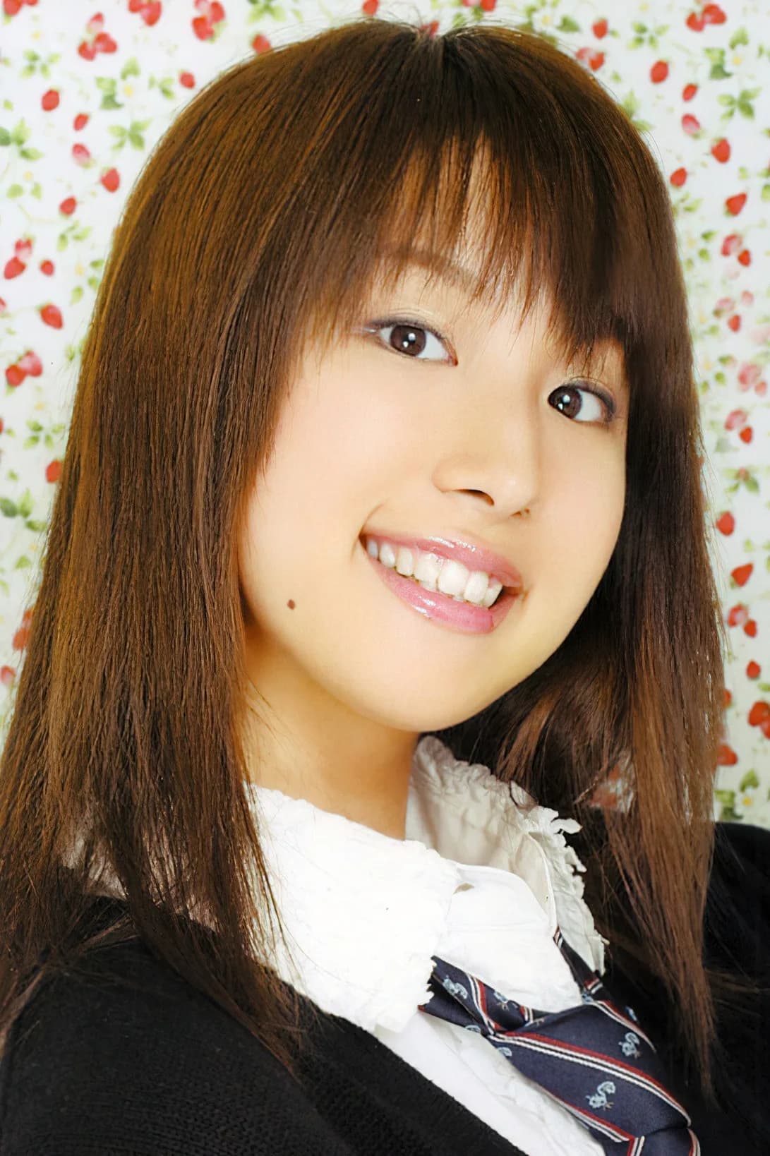 Ami Koshimizu photo