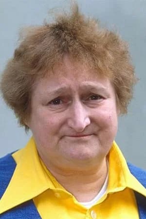 Bella Emberg photo