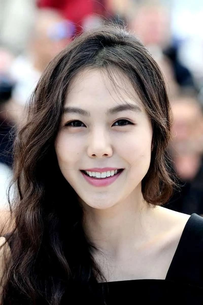 صورة Kim Min-hee