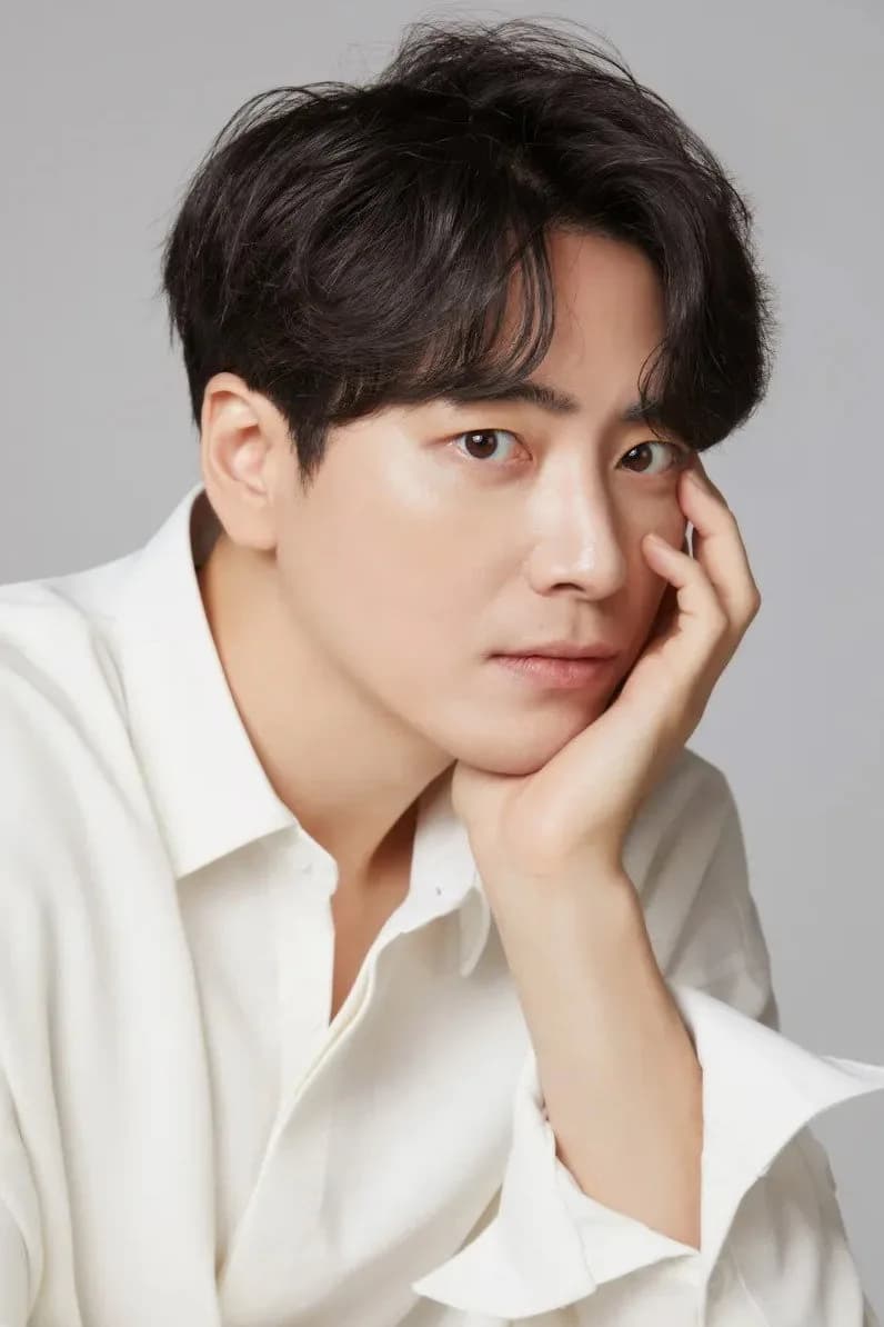 Lee Jun-hyuk की तस्वीर