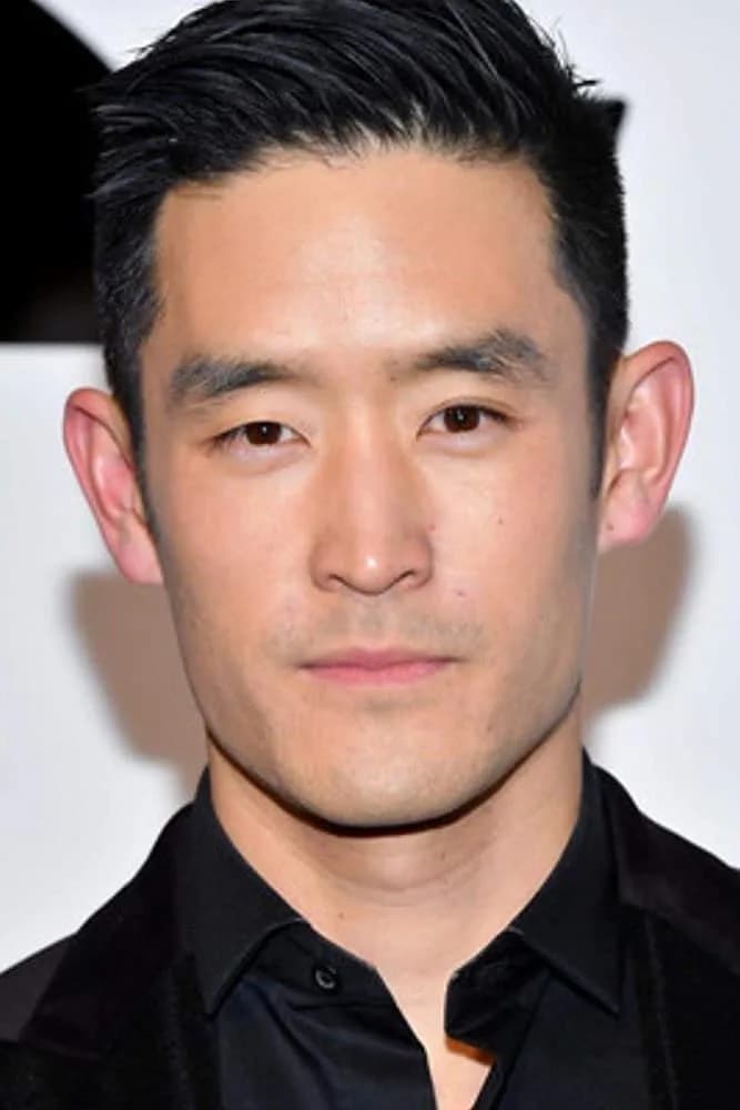 Mike Moh fotoğrafı