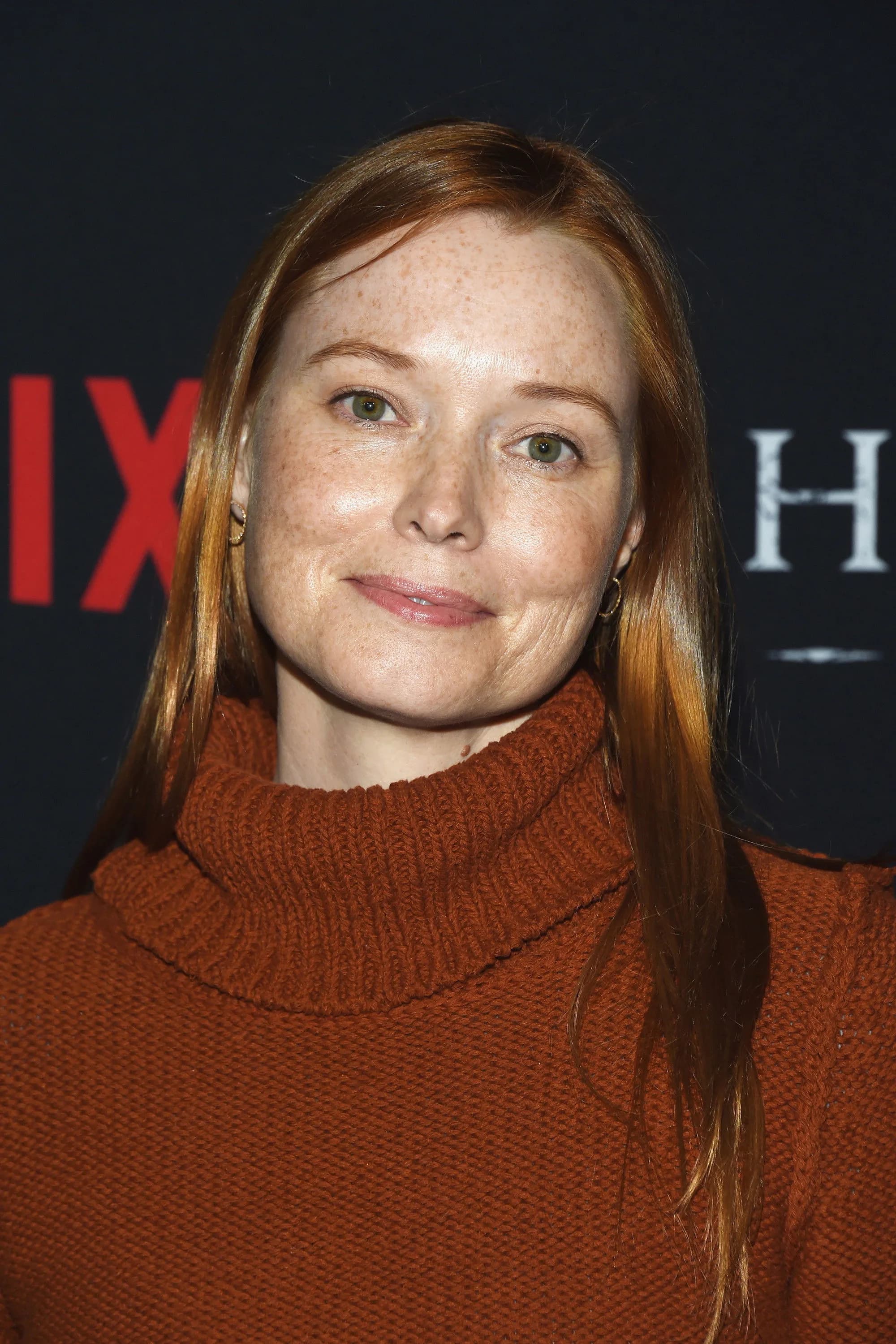 Samantha Sloyan photo