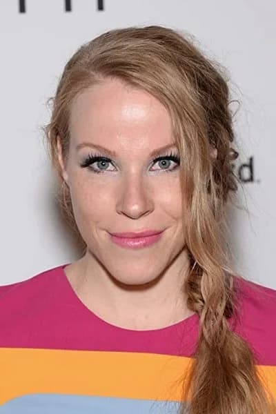 Emma Myles photo
