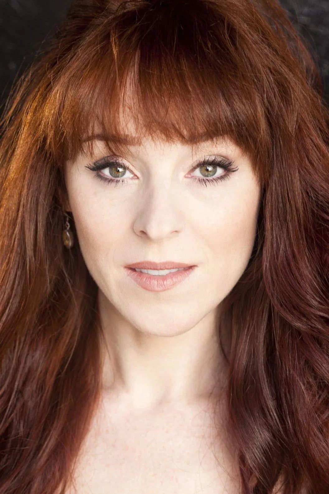 Ruth Connell की तस्वीर