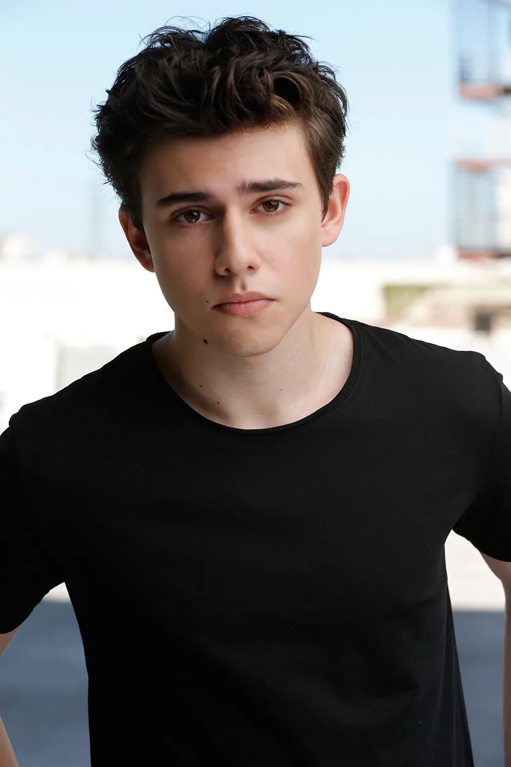 Rhys Matthew Bond 사진
