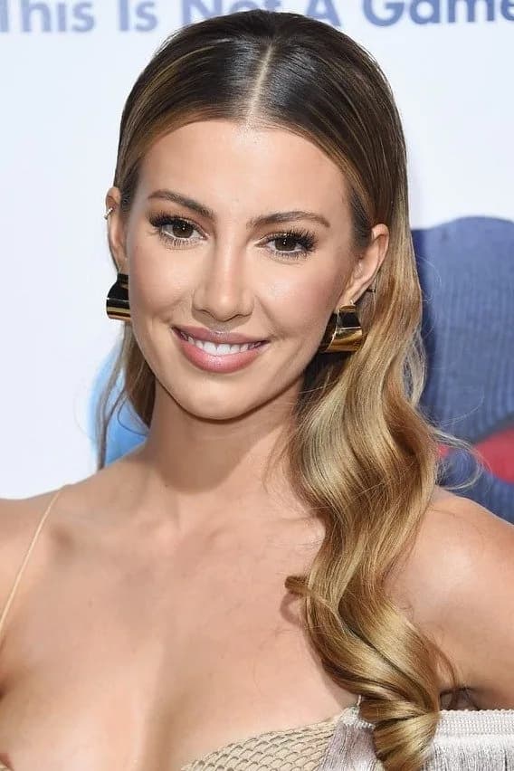 Natasha Hall 사진