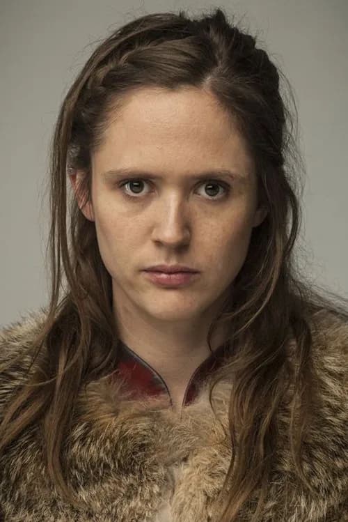 Emily Cox की तस्वीर