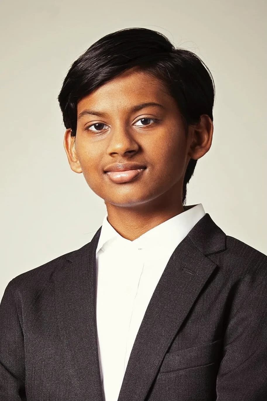 Roni Akurati photo
