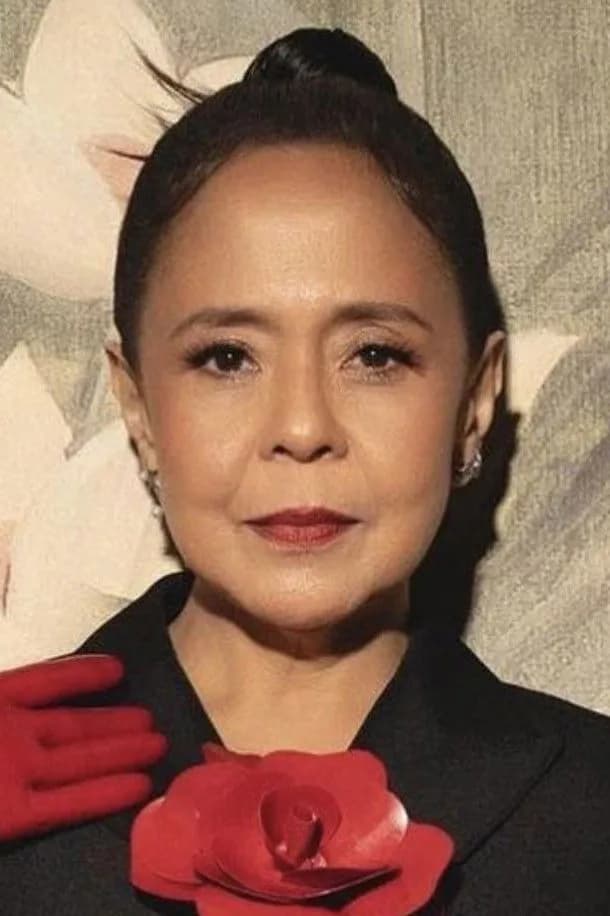 Dolly de Leon की तस्वीर