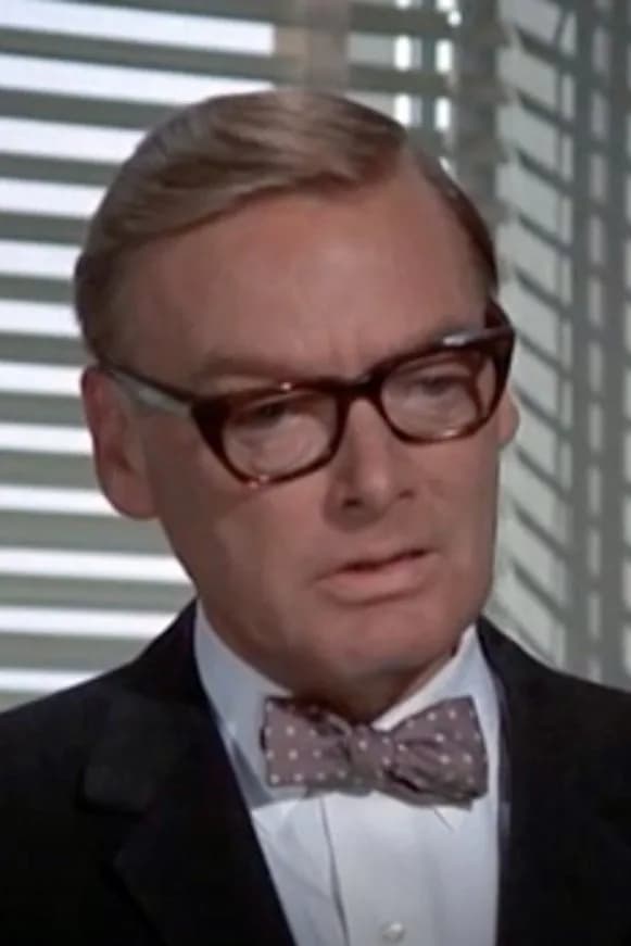 Gene Lyons 사진