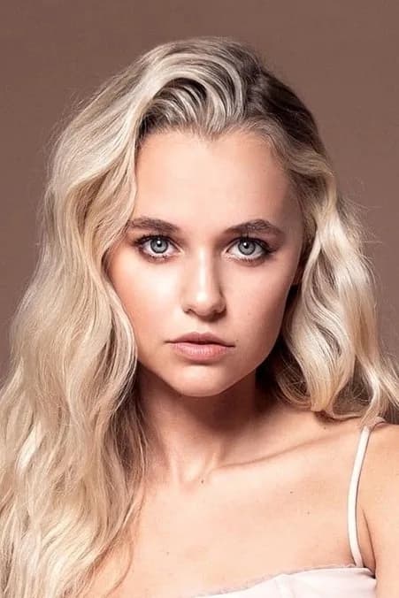 Madison Iseman की तस्वीर
