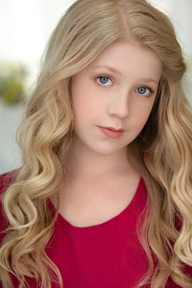 Violet Young 사진