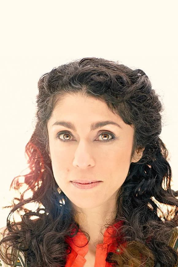 Lara Arabian photo