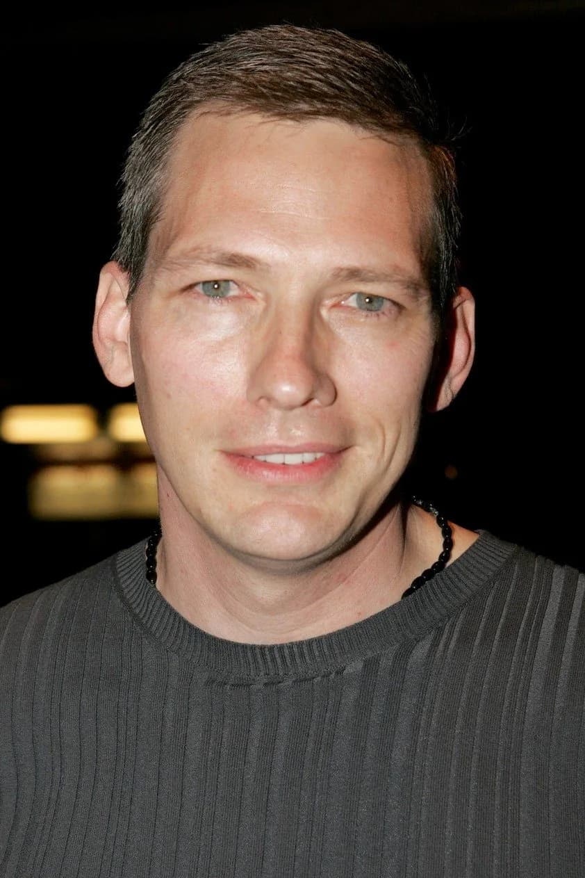 Darren E. Burrows fotoğrafı