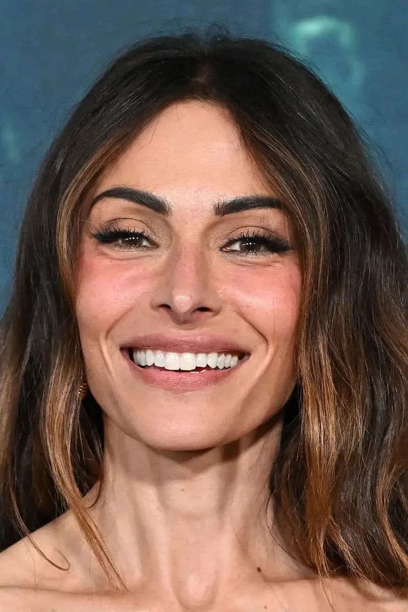 Foto de Sarah Shahi