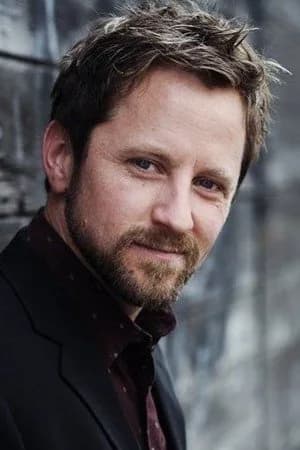 Gordon Michael Woolvett 사진