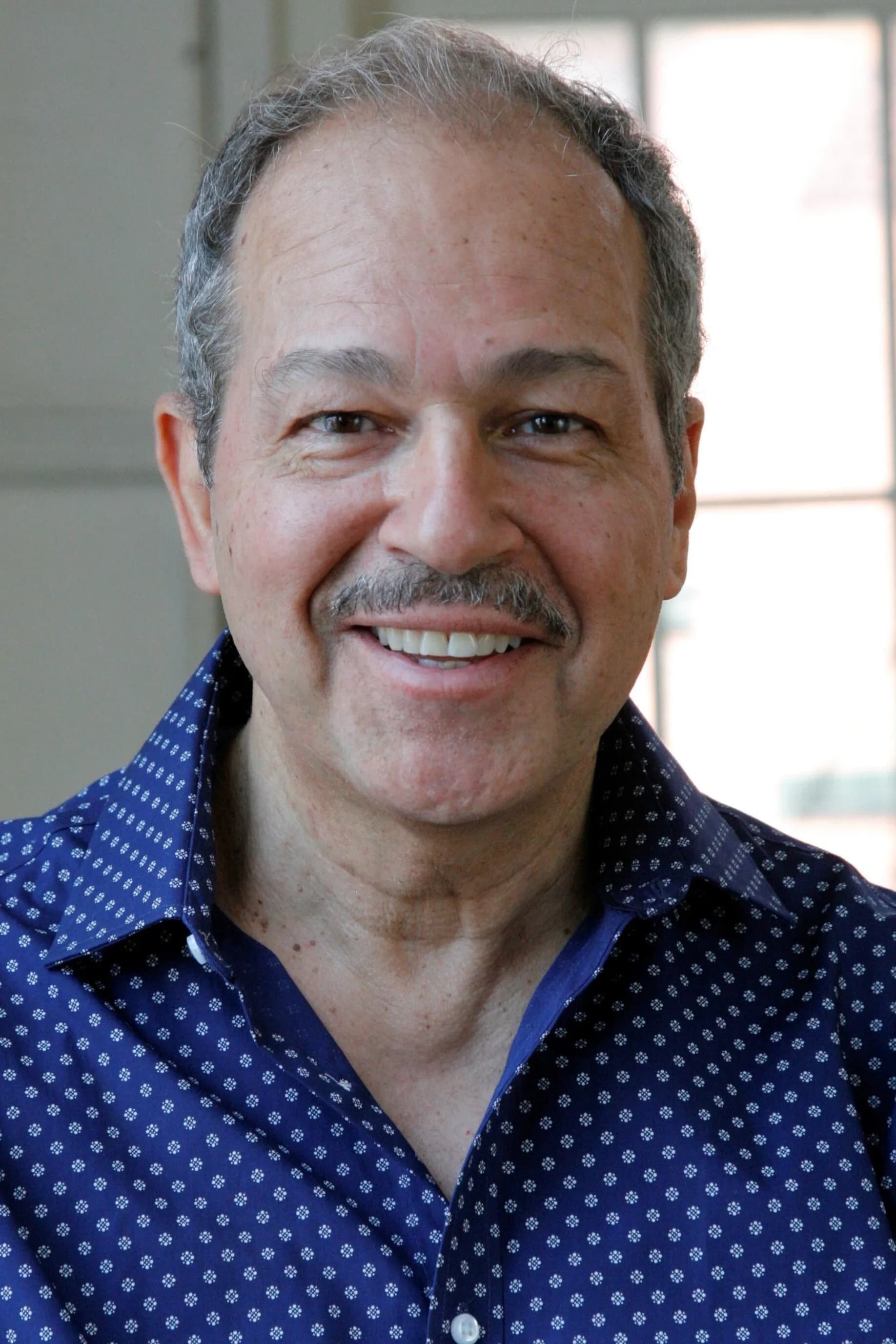 Gilbert Cruz photo