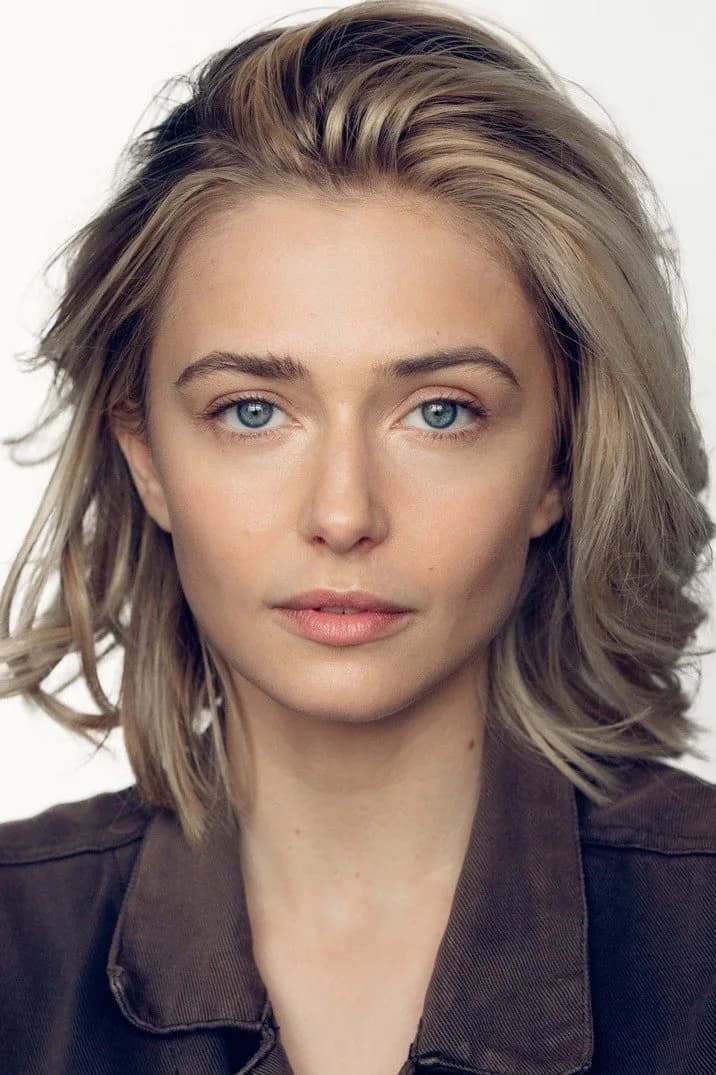 Foto von Sophie Simnett