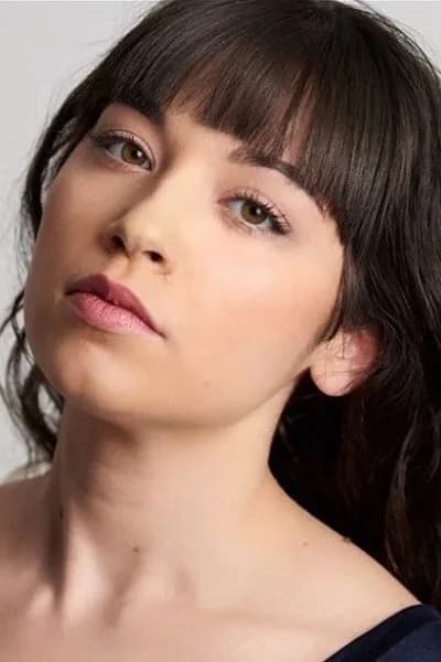 Chloe Aktas photo