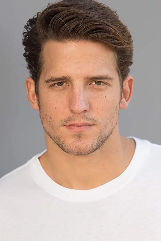 Shea Buckner 사진