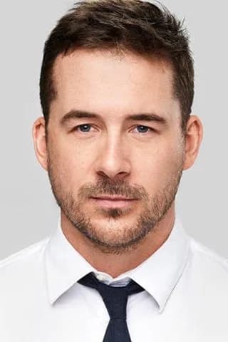 Barry Sloane की तस्वीर