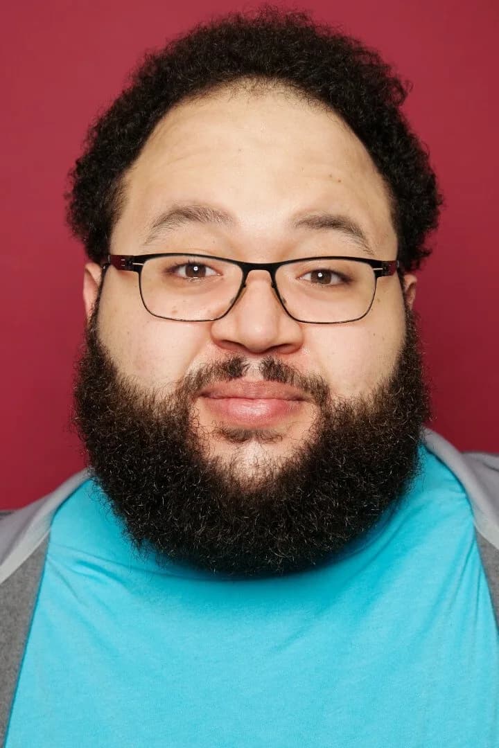 Zach Cherry 사진