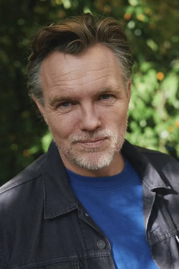 Ciarán McMenamin photo