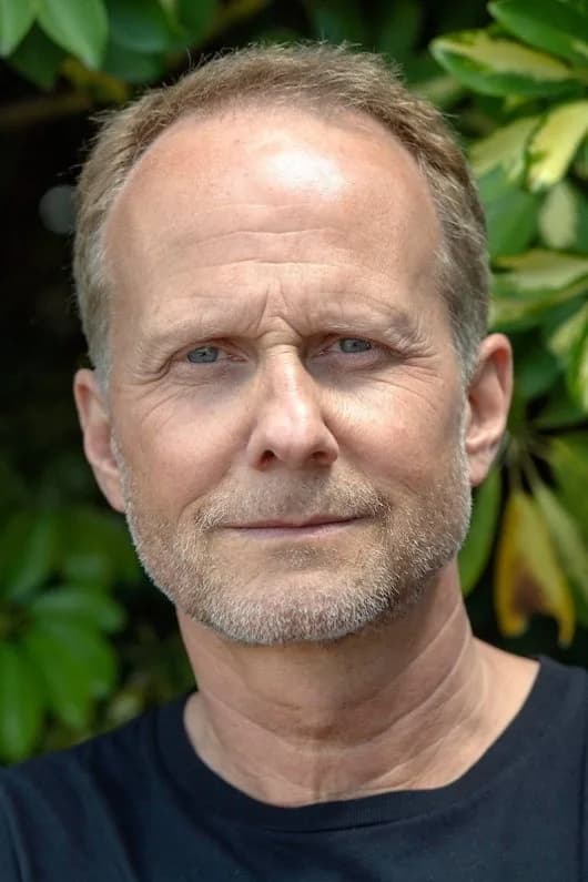 Niels Arden Oplev की तस्वीर