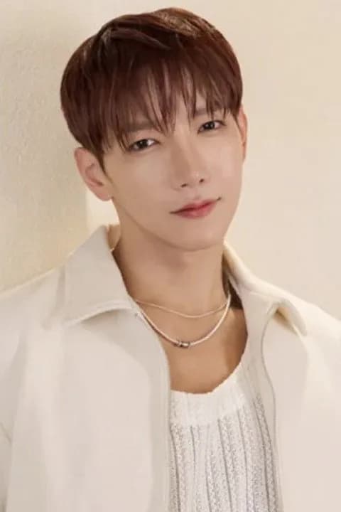 JUN. K photo