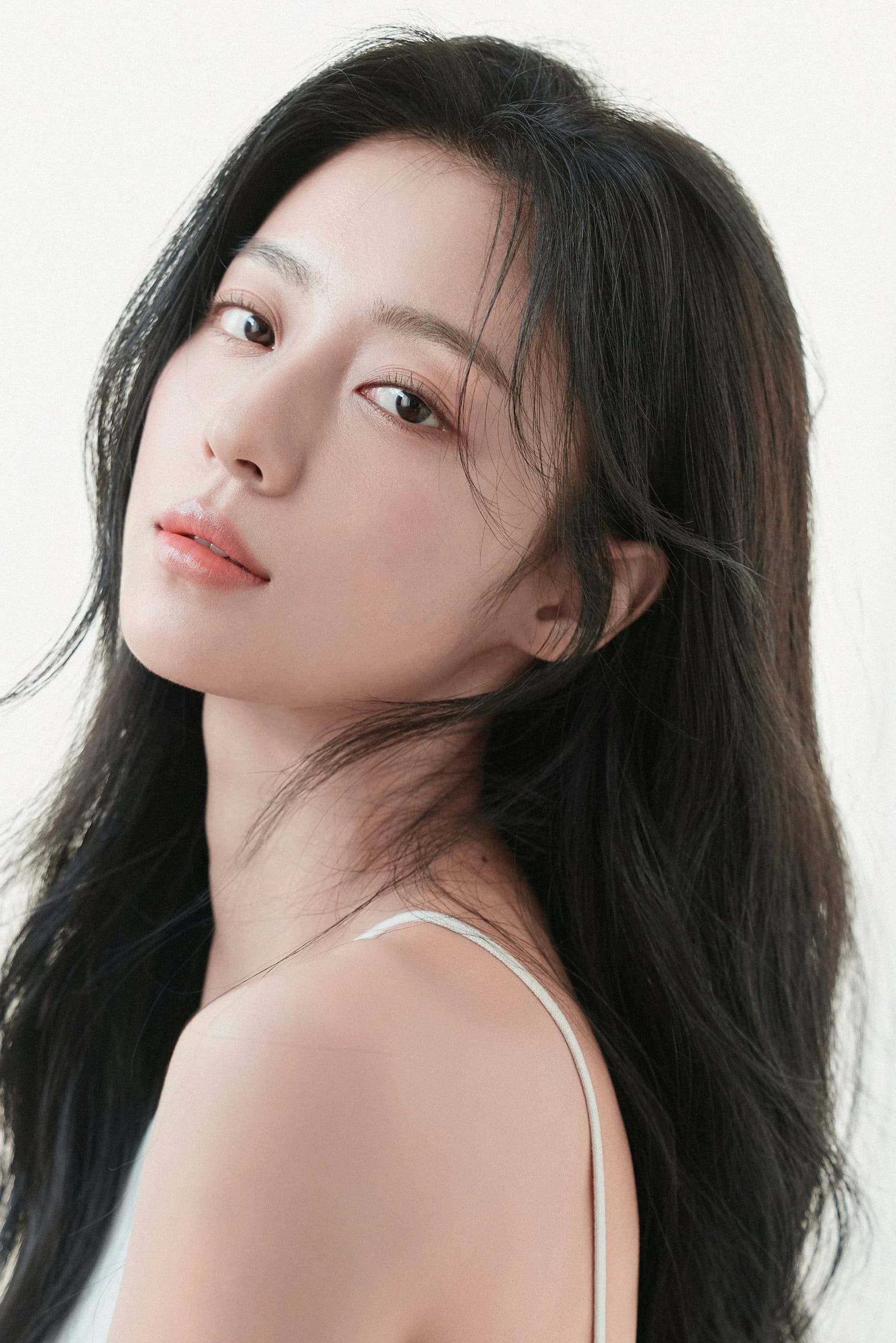 Kang Min-ah photo