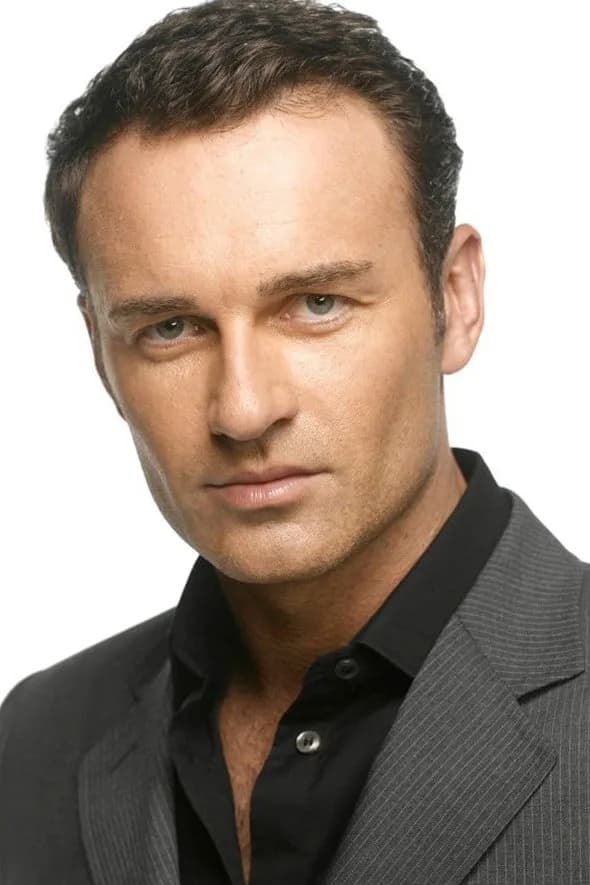 Julian McMahon की तस्वीर