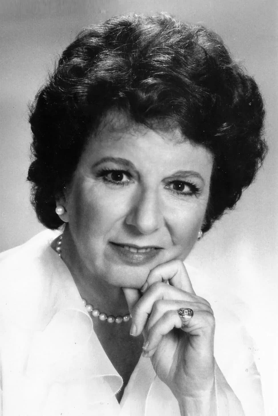 Mary Wickes की तस्वीर