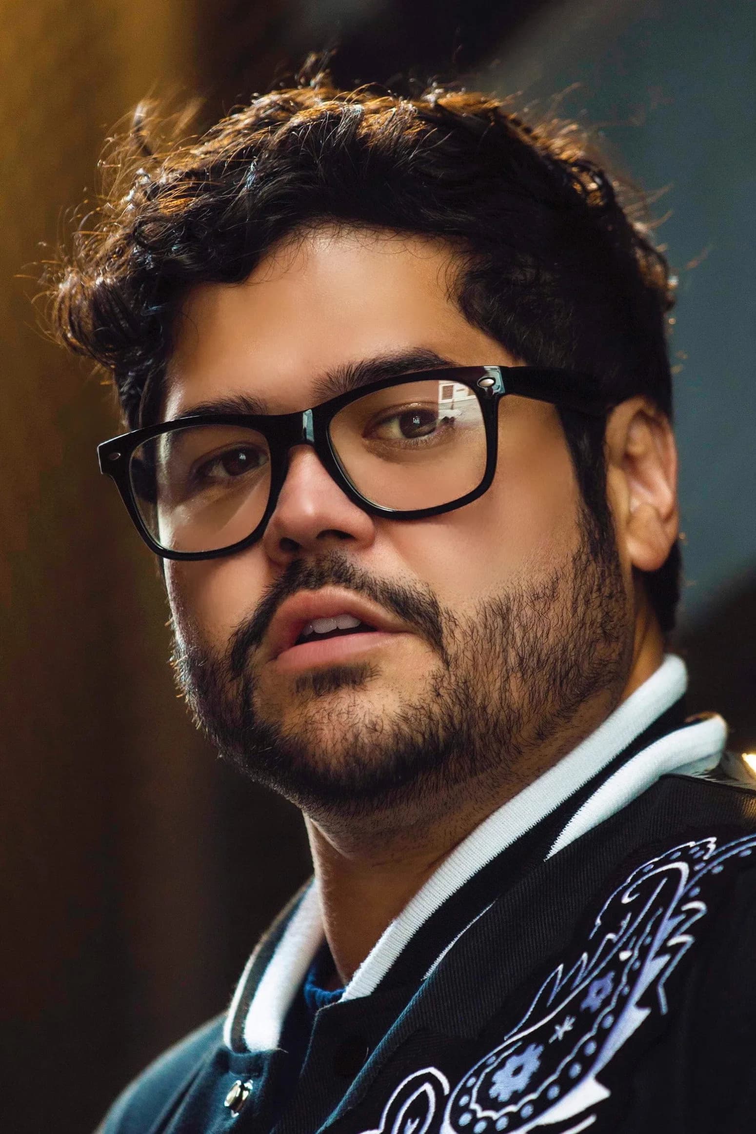 Harvey Guillén की तस्वीर