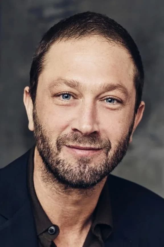 Ebon Moss-Bachrach की तस्वीर
