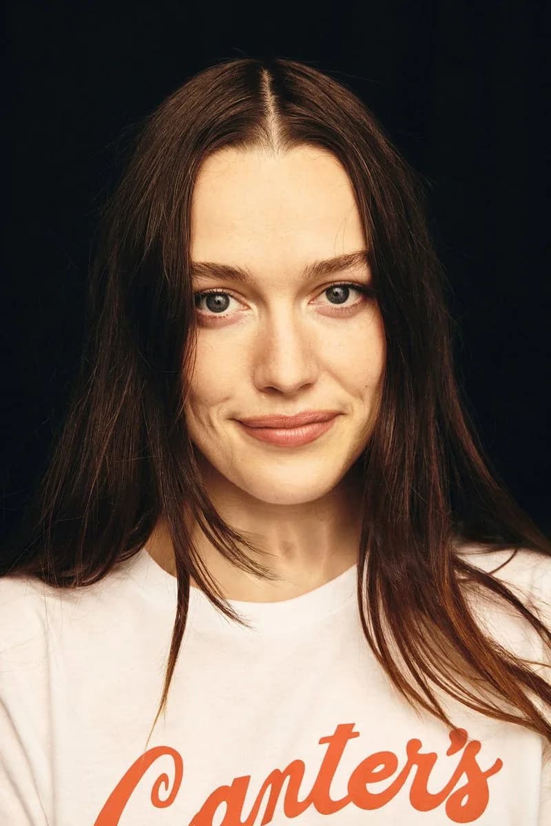 Victoria Pedretti की तस्वीर