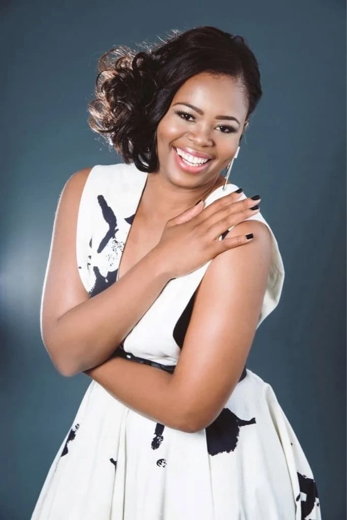 Pretty Yende photo