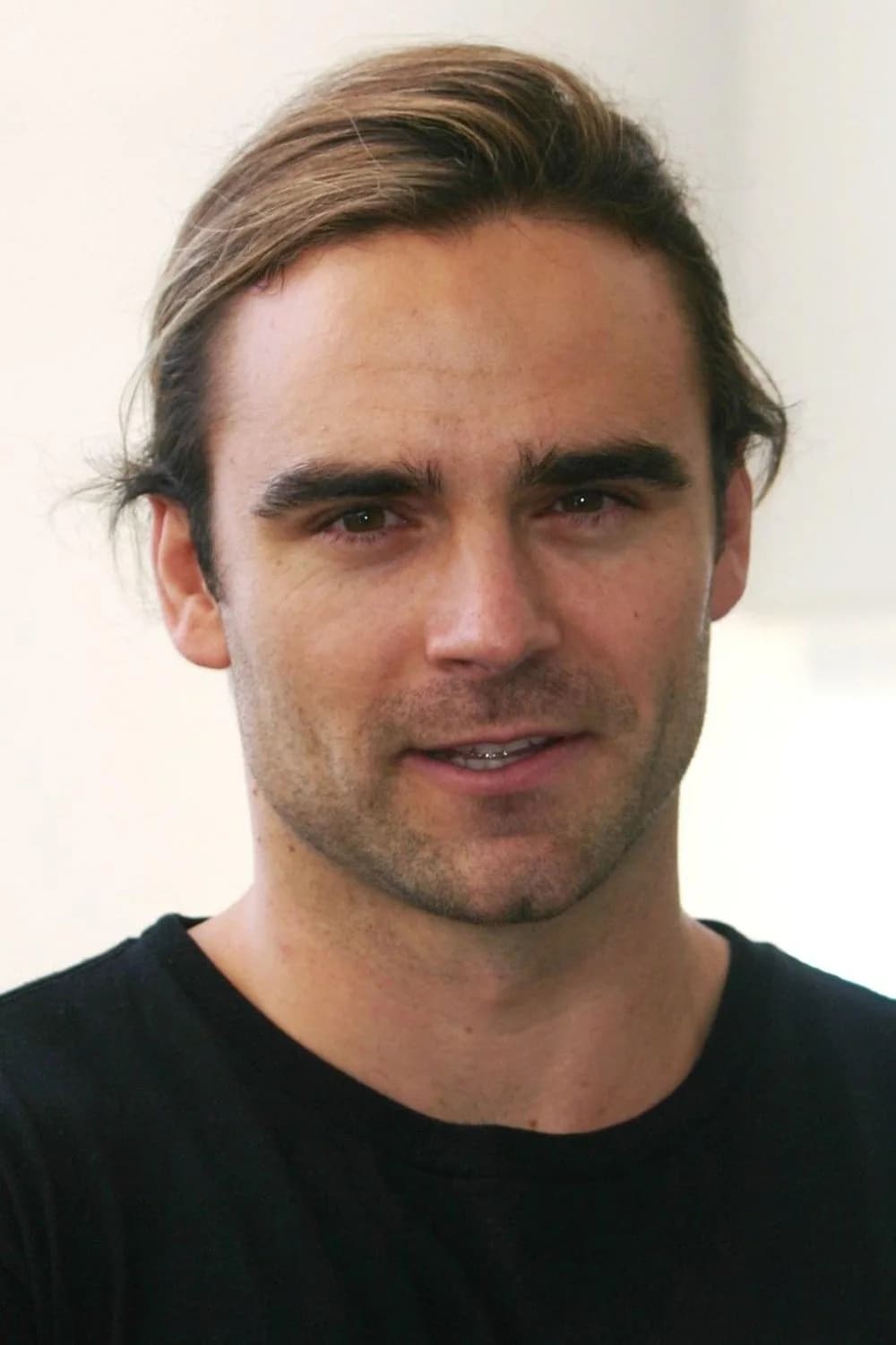 Dustin Clare fotoğrafı