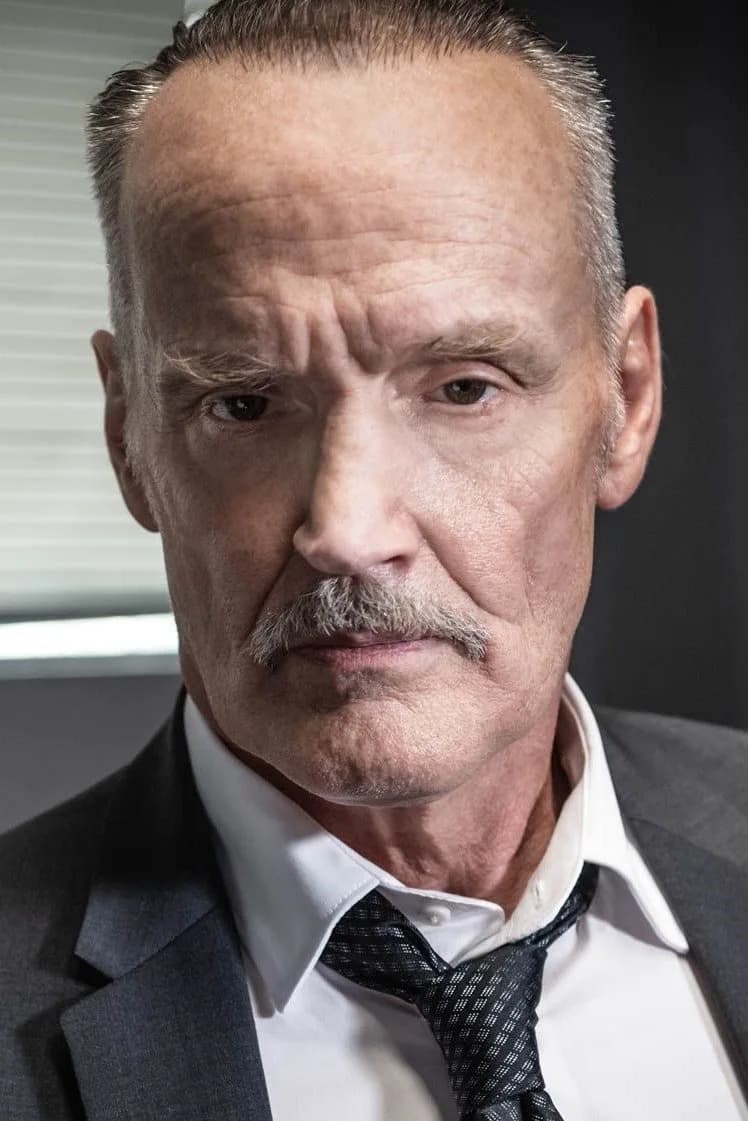 Michael Bowen photo