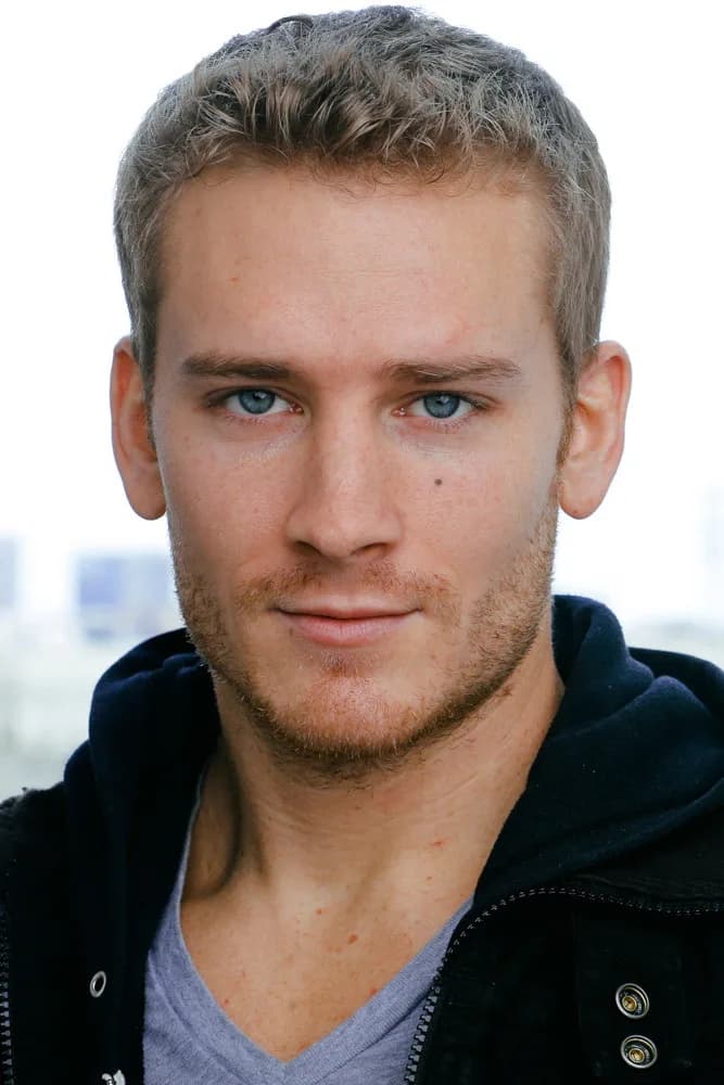 Nicholas James fotoğrafı