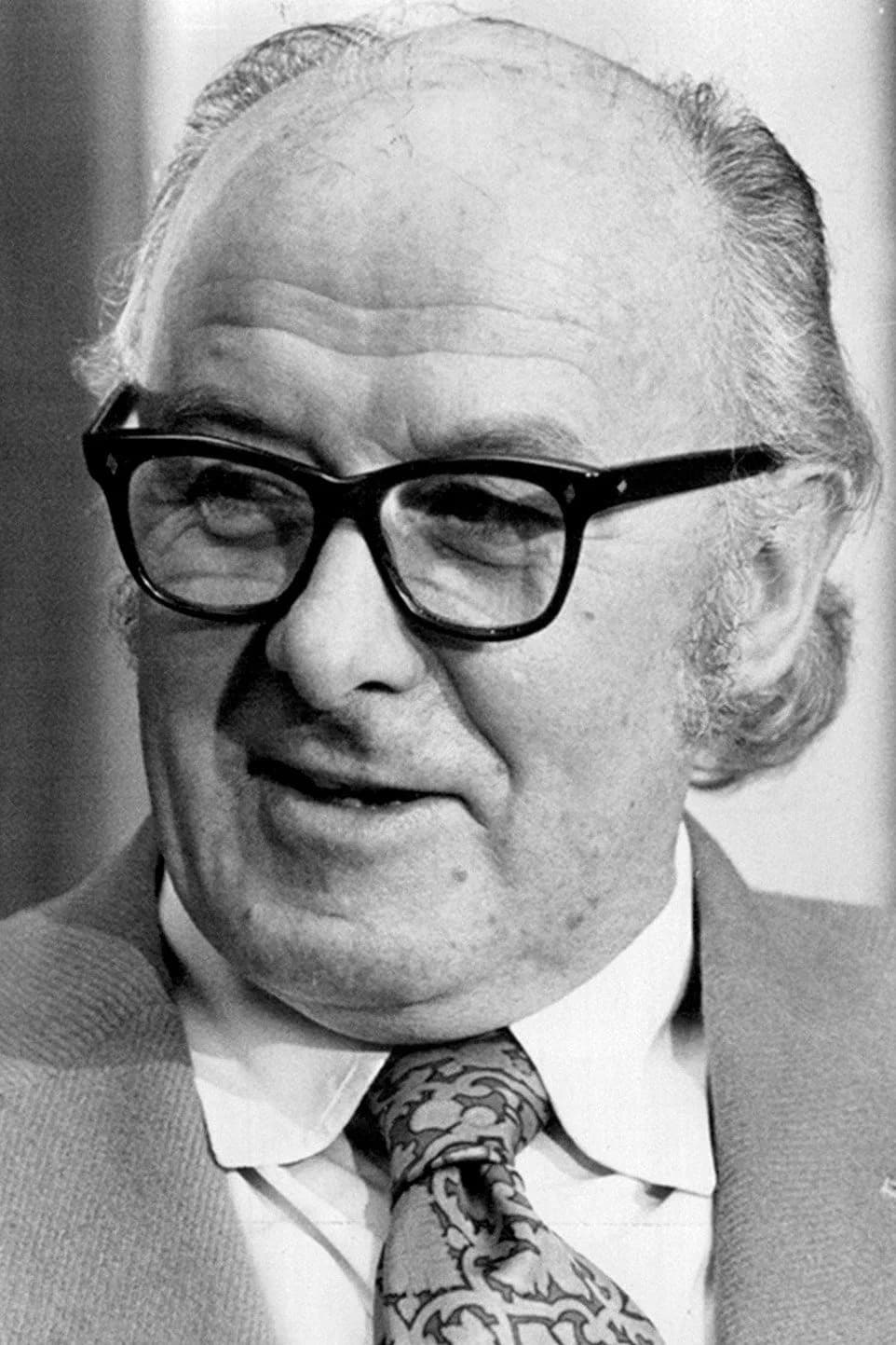 Geoffrey Unsworth photo