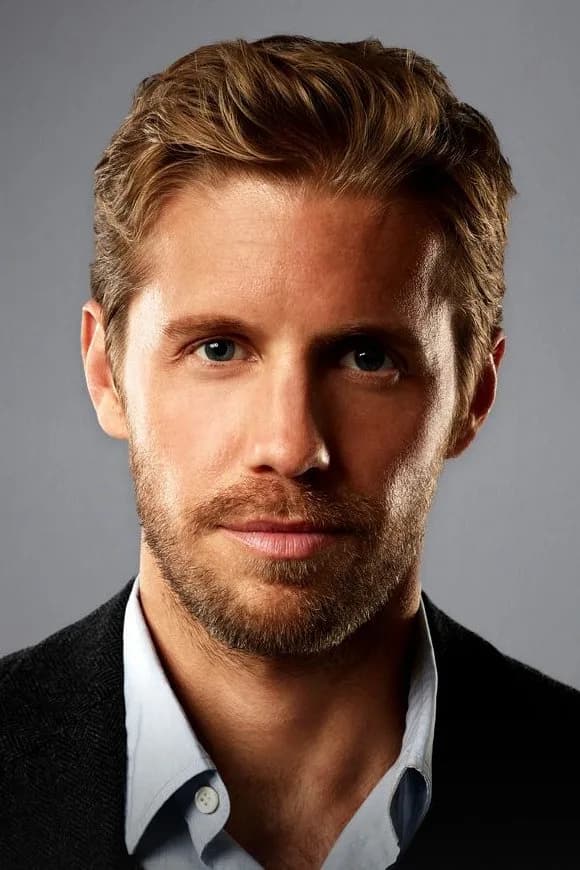 Matt Barr photo