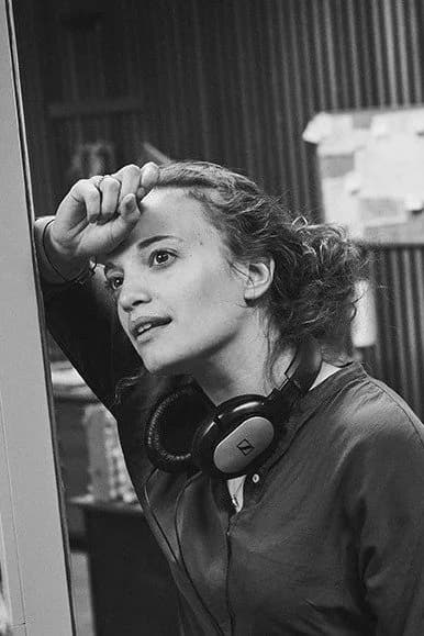 Ella Jones photo